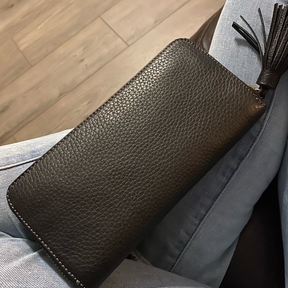 Fossil women’s zip around wallet - Picture 3 of 4